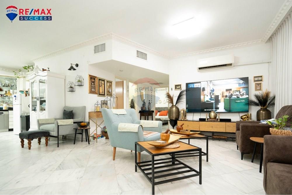 Apartment for Sale in Lod - Image 3