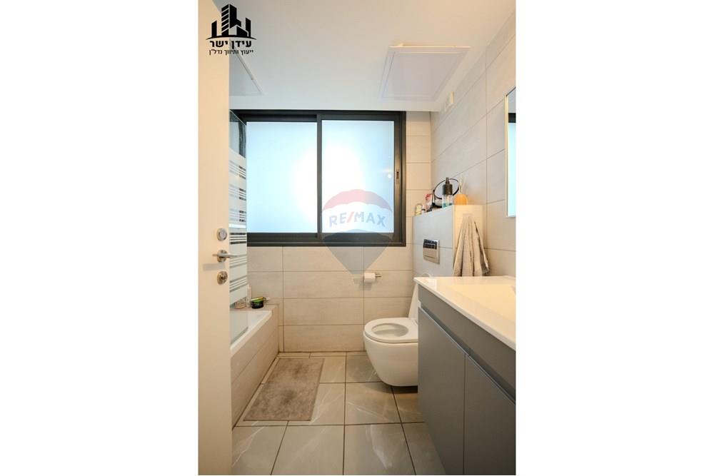Apartment for Sale in Tel Aviv - Image 4