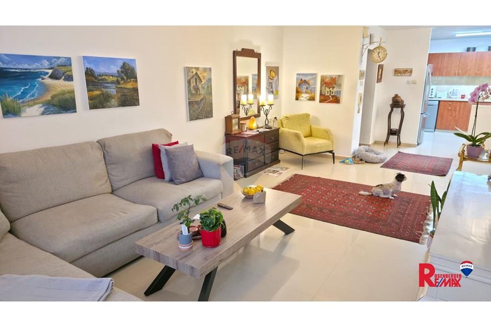 Apartment for Sale in Holon - Image 2