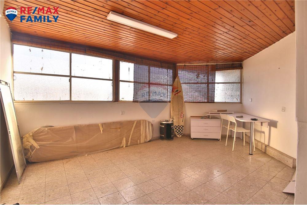 Apartment for Sale in Kiryat Yam - Image 6