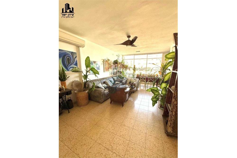Apartment for Sale in Tel Aviv - Image 1