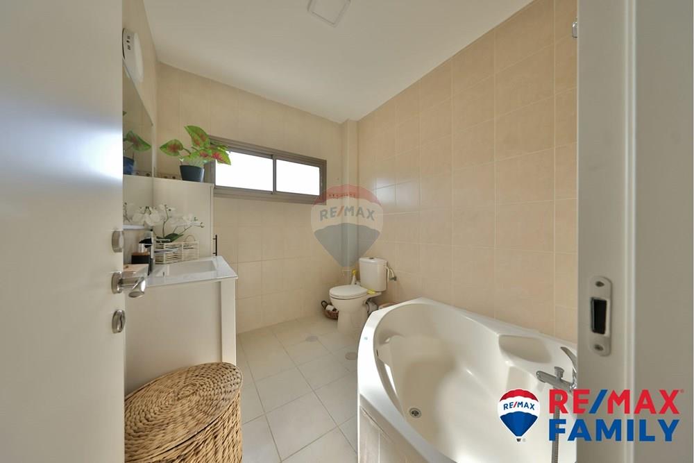 Apartment for Sale in קרית אתא - Image 6