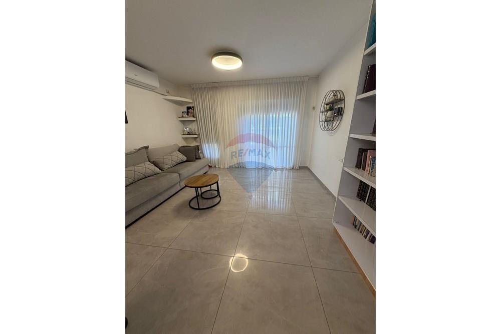 Apartment for Sale in קרית אתא - Image 1