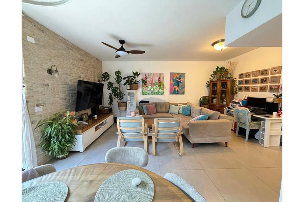 Apartment for Sale in Ramat Gan - Image 3