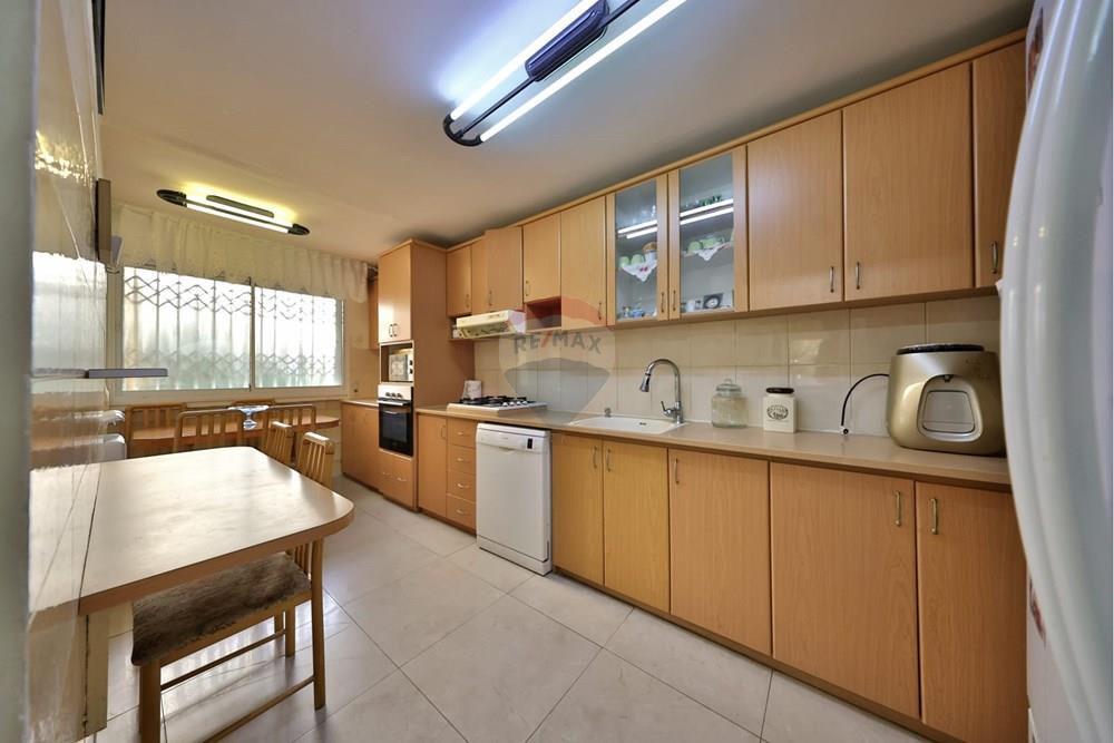 Apartment for Sale in Kiryat Yam - Image 6