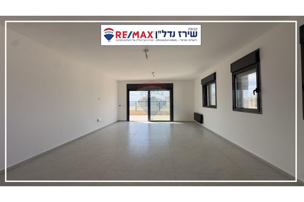 Apartment for Sale in מבשרת ציון - Image 4