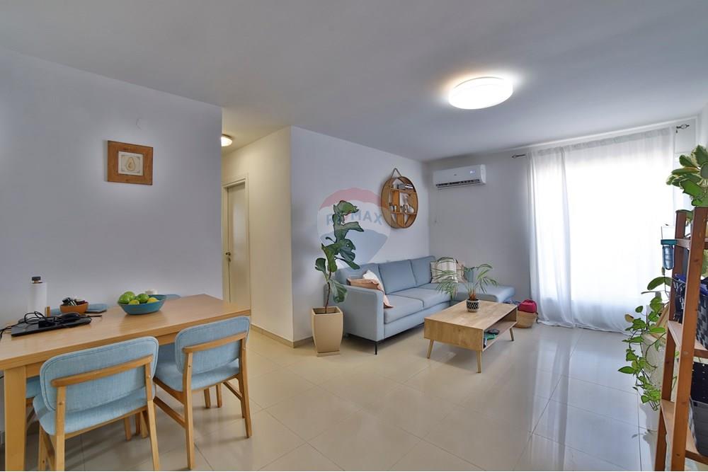 Apartment for Sale in Tel Aviv - Image 2