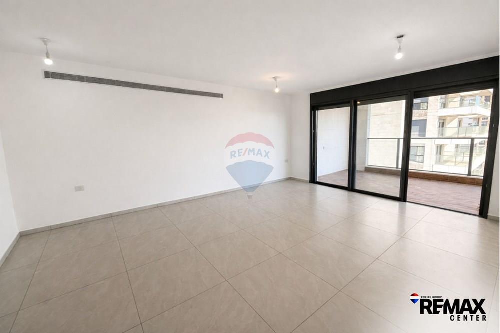 Apartment for Sale in Bat Yam - Image 6