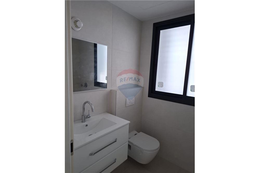 Apartment for Sale in Tel Aviv - Image 7