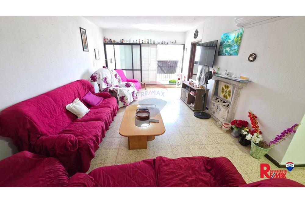 Apartment for Sale in Holon - Image 1