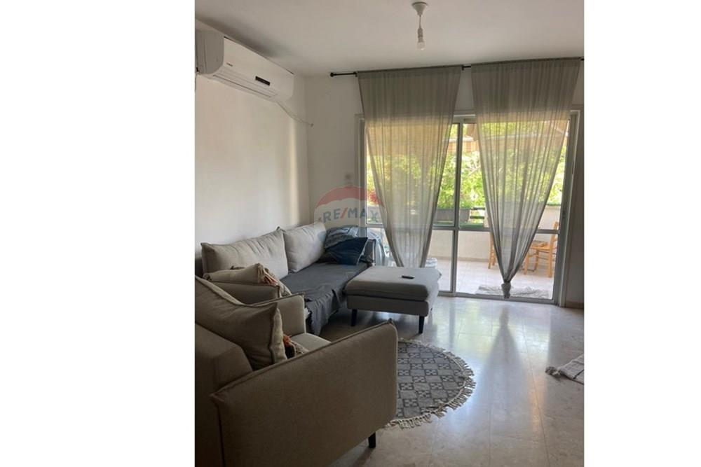 Apartment for Sale in Ra'anana - Image 3