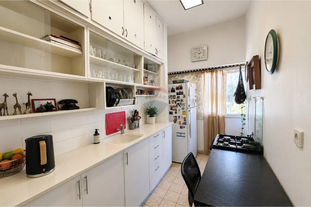 Apartment for Sale in Tel Aviv - Image 4