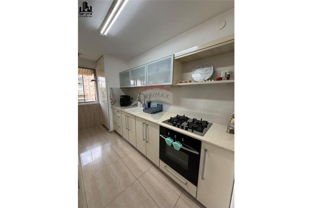 Apartment for Sale in Tel Aviv - Image 3