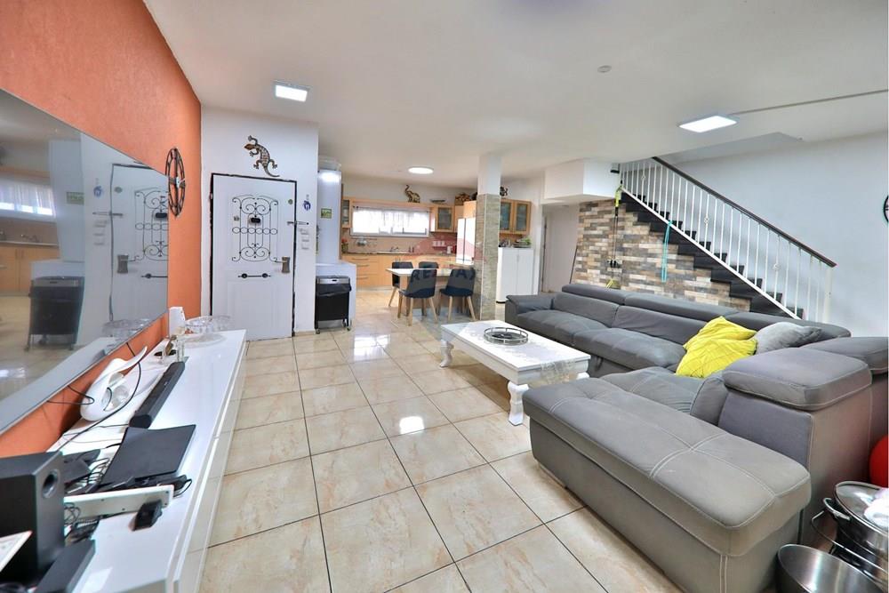 Apartment for Sale in Kiryat Yam - Image 4