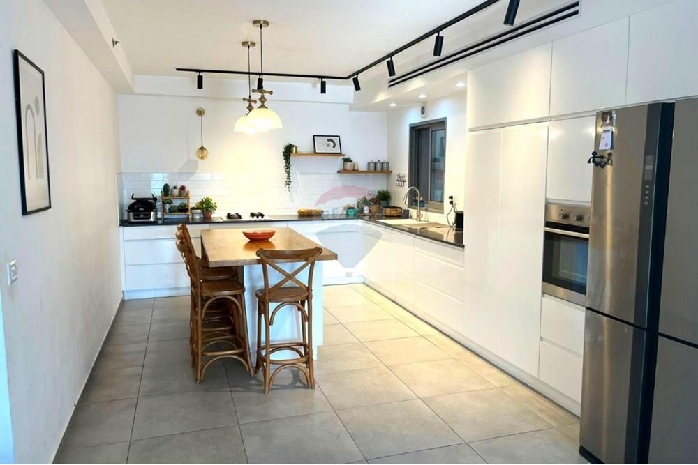 Apartment for Sale in קרית מוצקין - Image 4