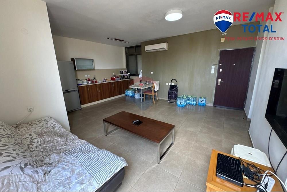 Apartment for Sale in Holon - Image 2