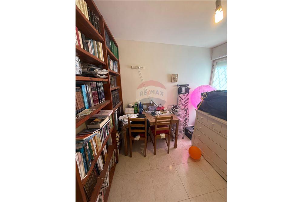 Apartment for Sale in Lod - Image 3