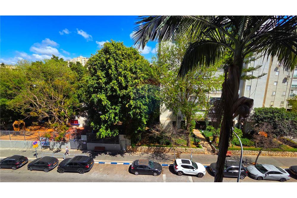 Apartment for Sale in Tel Aviv - Image 7
