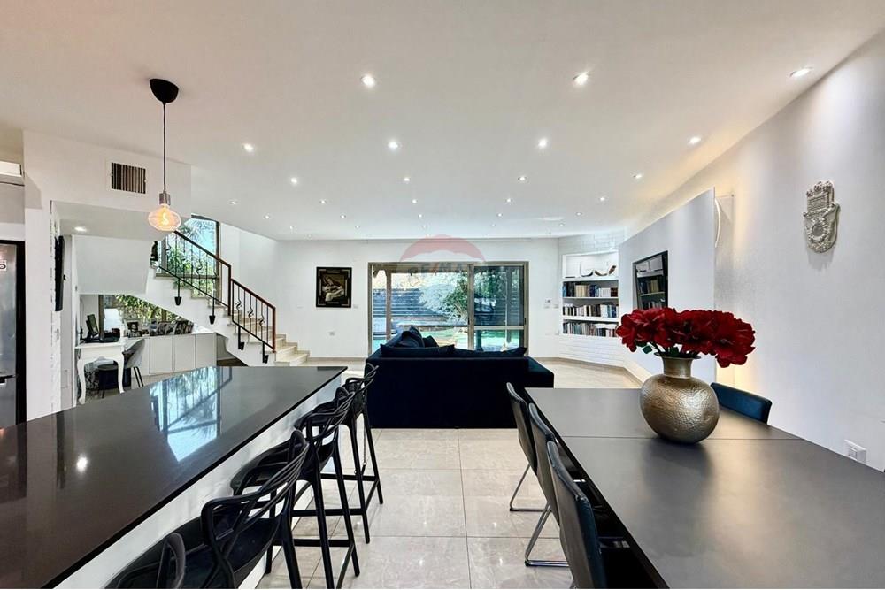 House for Sale in Netanya - Image 4