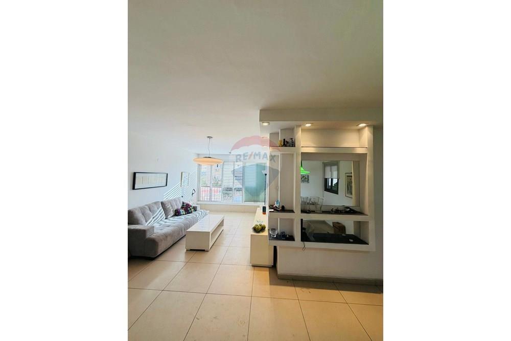 Apartment for Sale in Tel Aviv - Image 1