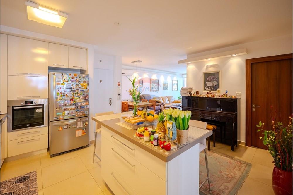 Apartment for Sale in Tel Aviv - Image 5