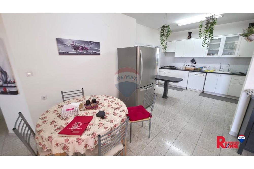 Apartment for Sale in Rishon LeZion - Image 4