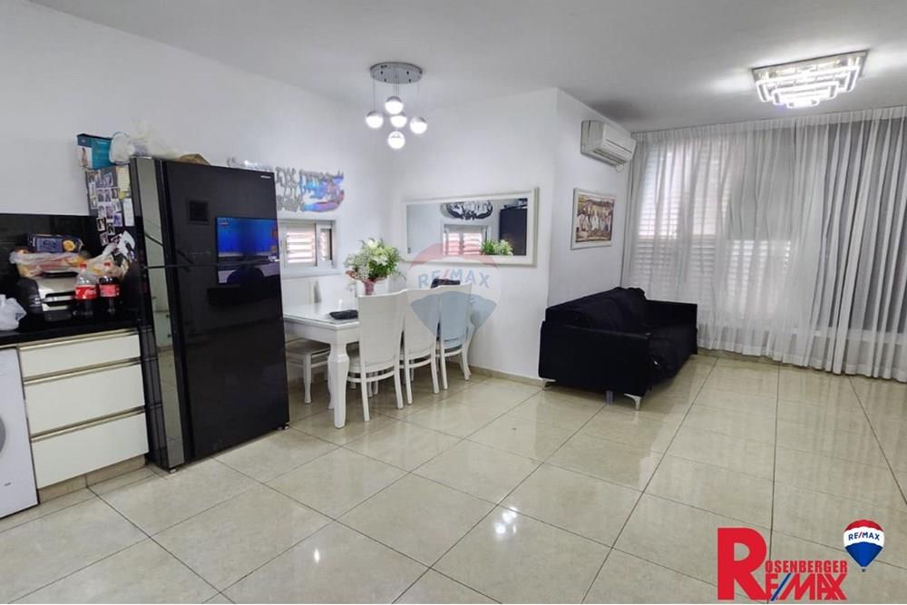 Apartment for Sale in Holon - Image 3