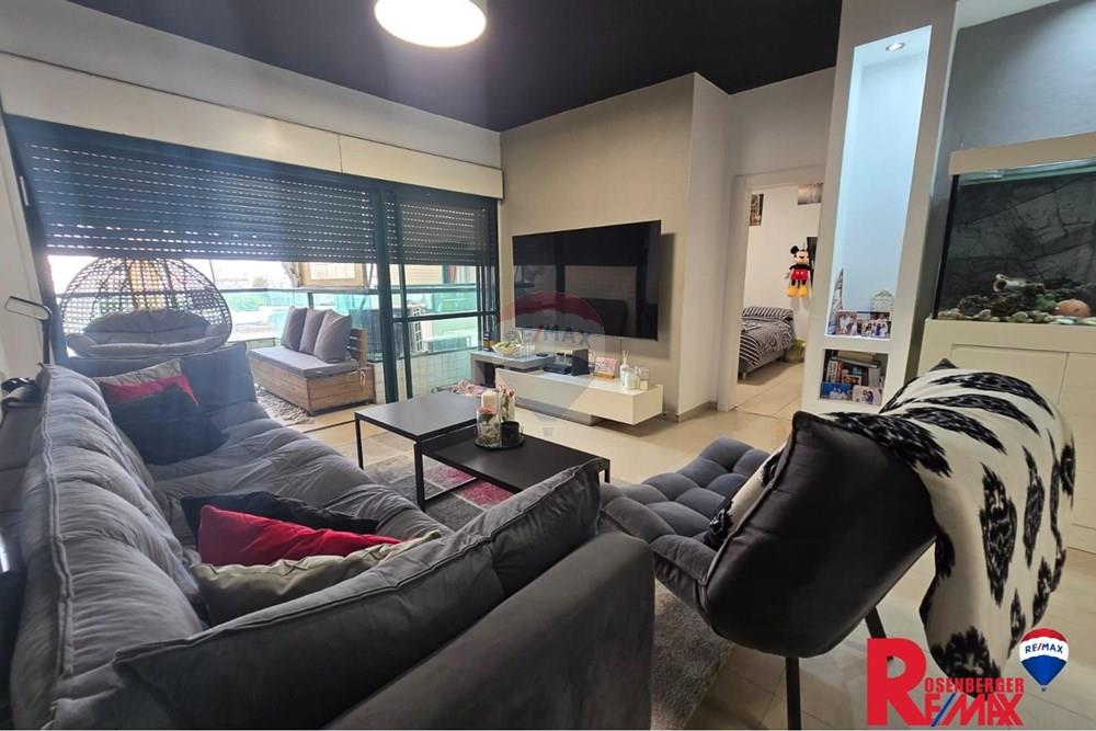 Apartment for Sale in Bat Yam - Image 2