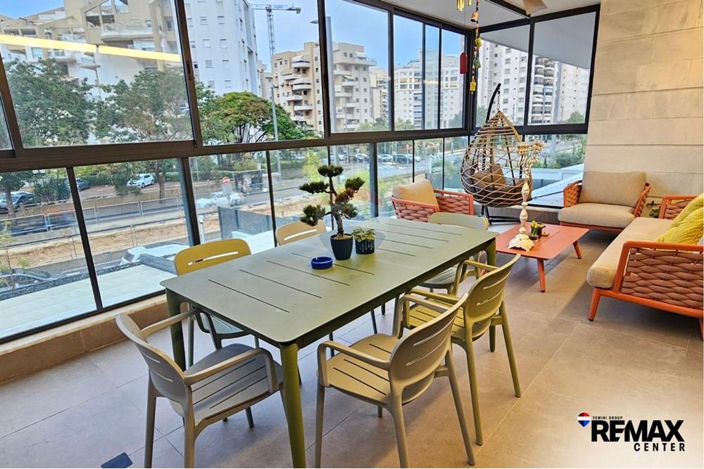 Apartment for Sale in Holon - Image 3