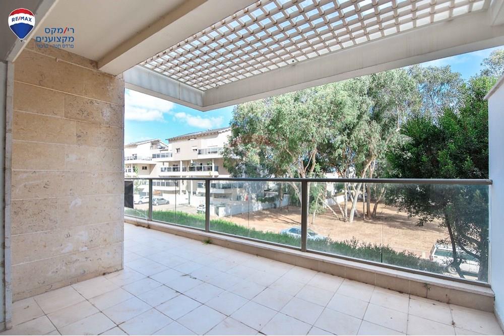 Apartment for Sale in פרדס חנה - כרכור - Image 4