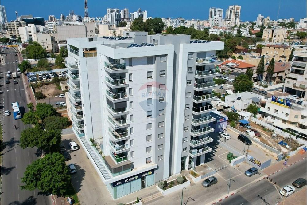 Apartment for Sale in Netanya - Image 1