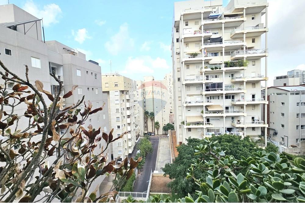 Apartment for Sale in Ramat Gan - Image 5