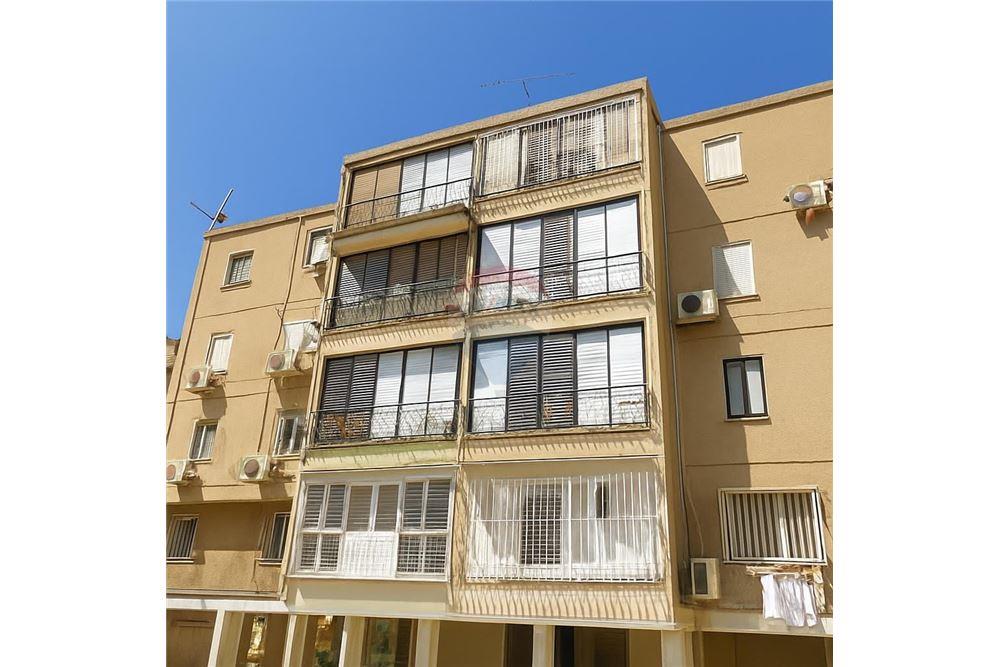 Apartment for Sale in Or Yehuda - Image 1