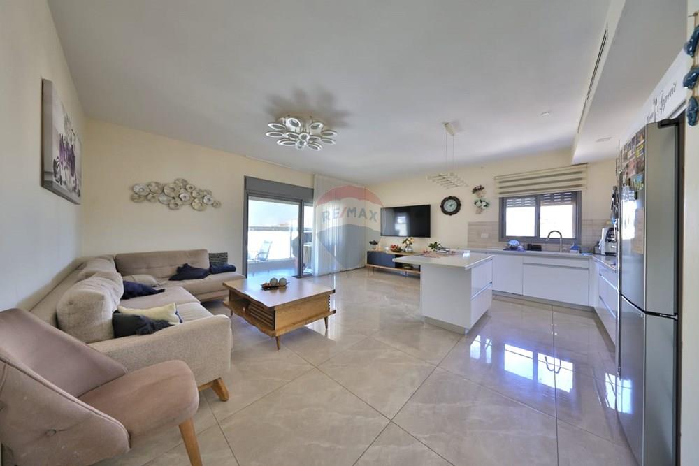Apartment for Sale in קרית אתא - Image 6