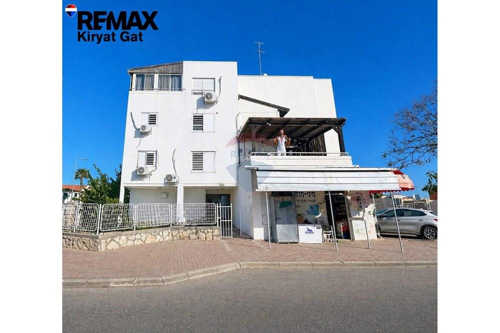 Apartment for Sale in קרית גת - Image 1