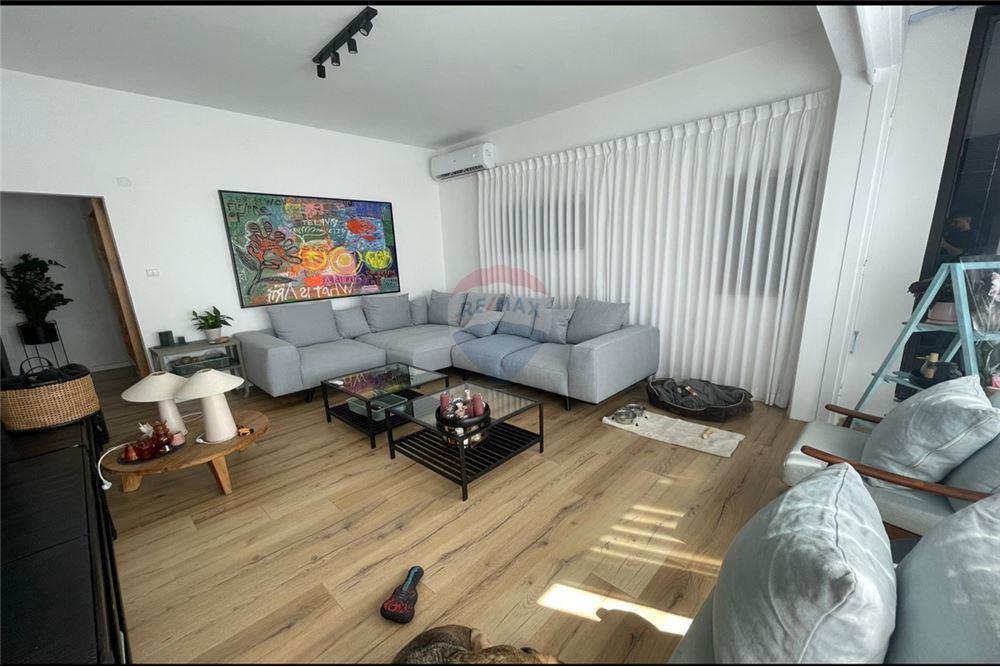 Apartment for Sale in Tel Aviv - Image 1