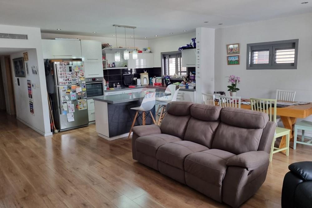 Apartment for Sale in Rishon LeZion - Image 4