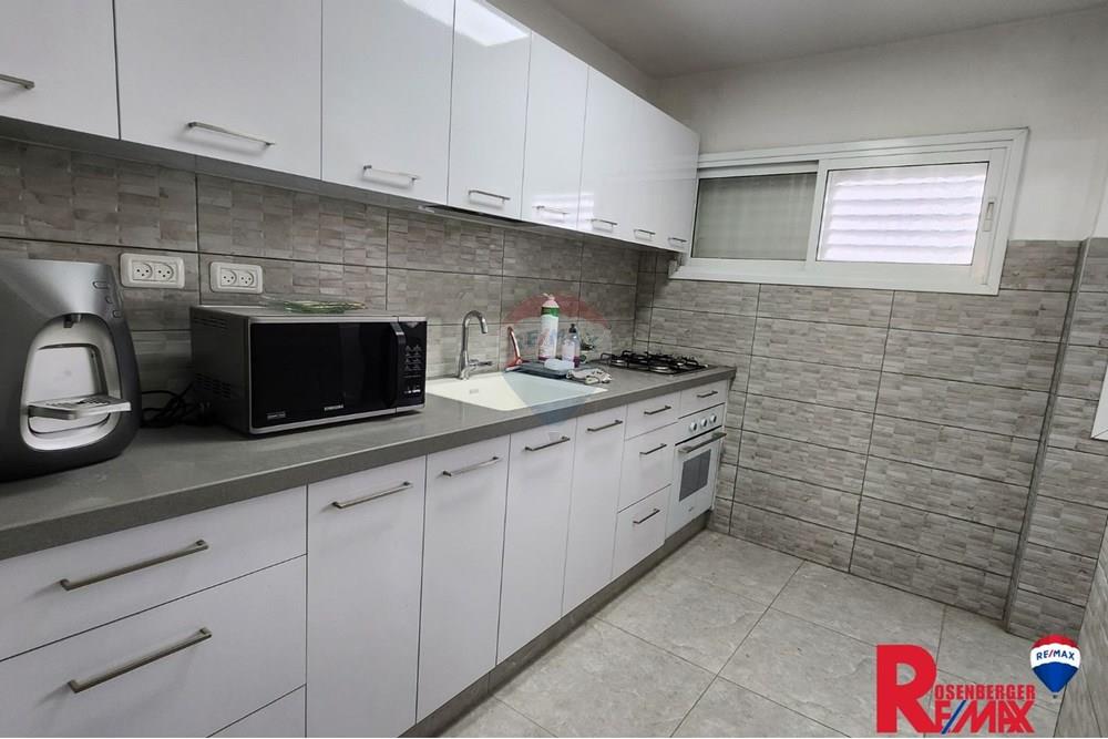 Apartment for Sale in Holon - Image 2