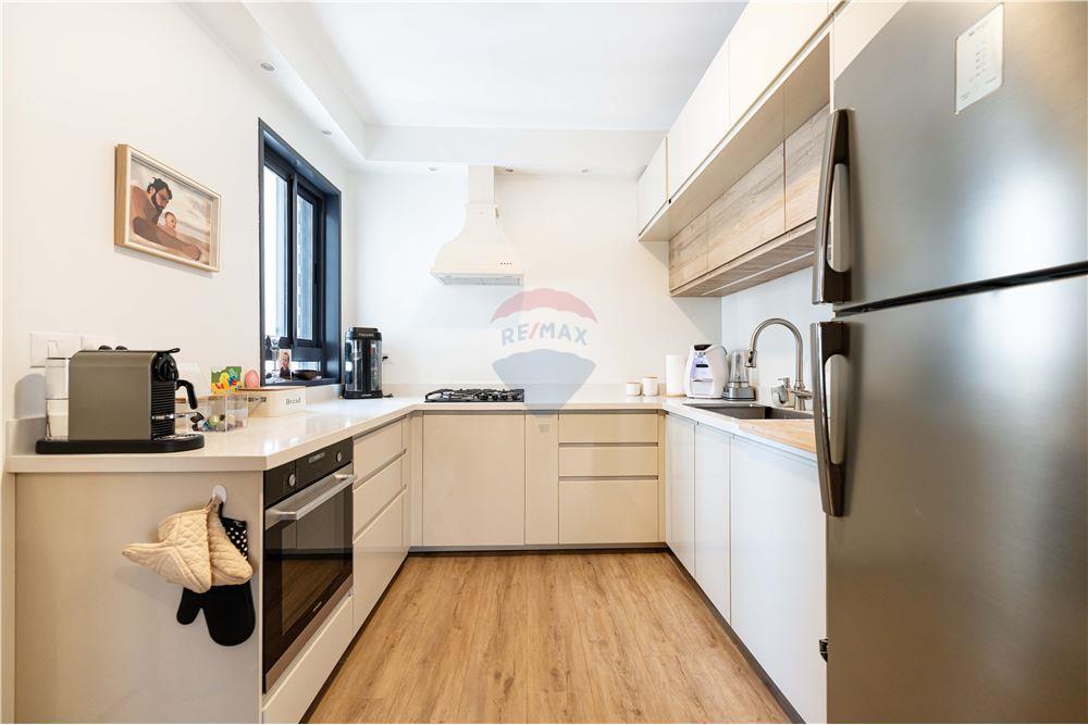 Apartment for Sale in קרית אונו - Image 3