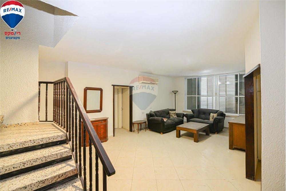 Apartment for Sale in Hadera - Image 2