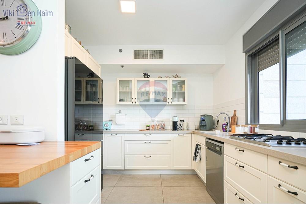 Apartment for Sale in Netanya - Image 2