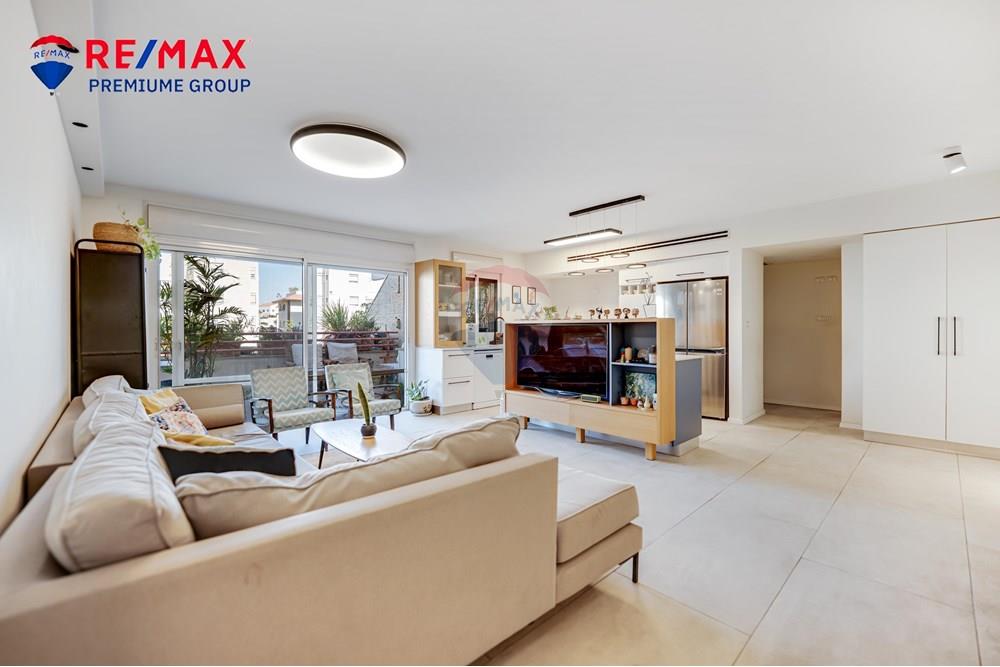 Apartment for Sale in שוהם - Image 2