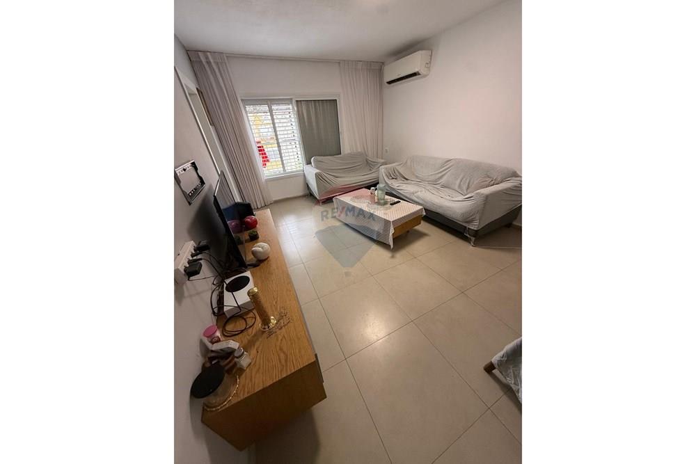 Apartment for Sale in קריית עקרון - Image 1