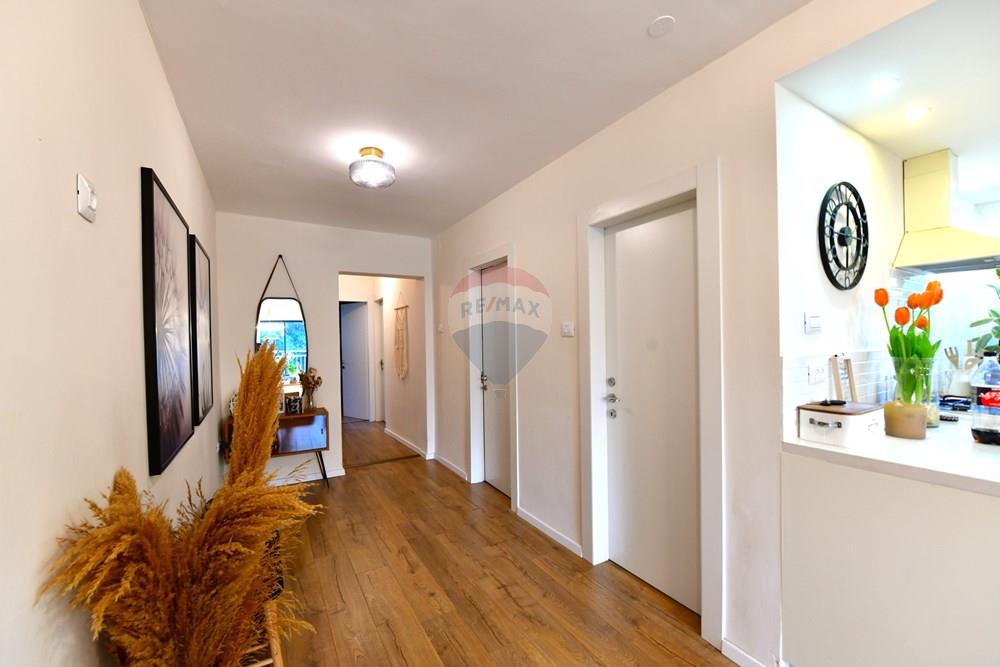 Apartment for Sale in קרית אונו - Image 2