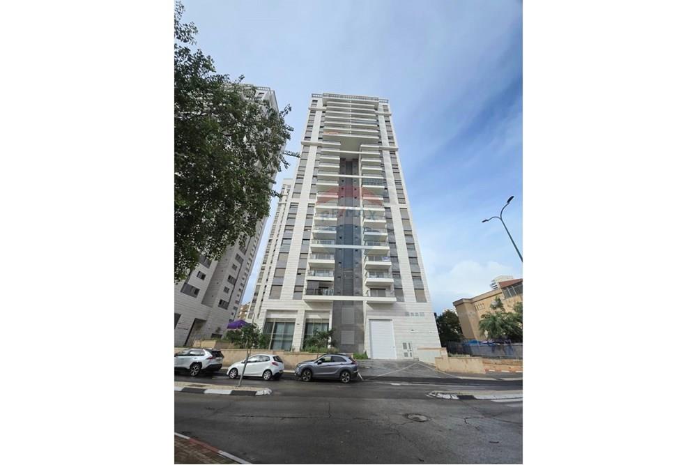 Apartment for Sale in Netanya - Image 2