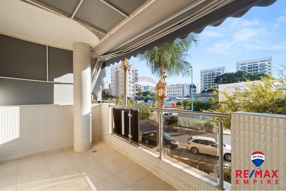 Apartment for Sale in Rishon LeZion - Image 4