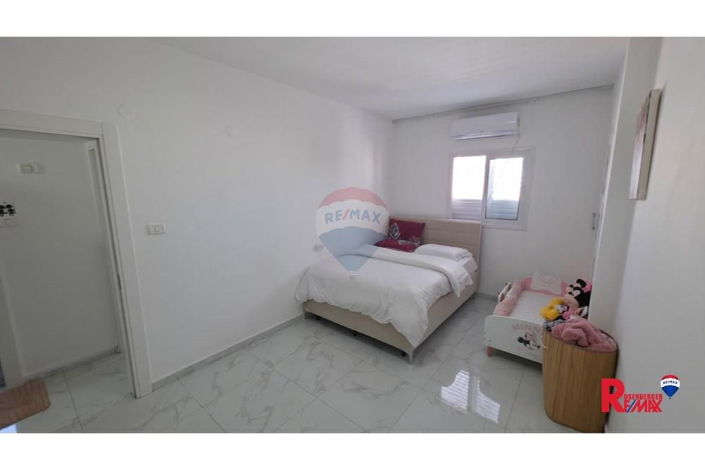 Apartment for Sale in Holon - Image 5