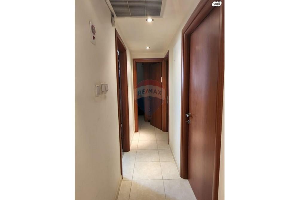 Apartment for Sale in Lod - Image 3