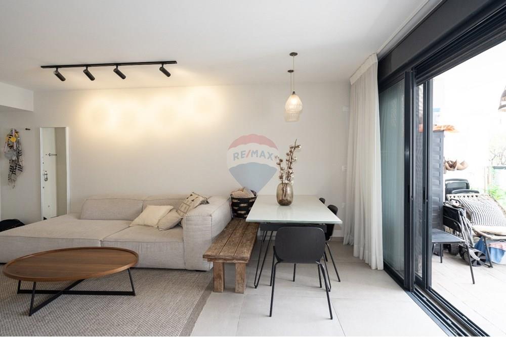 Apartment for Sale in Herzliya - Image 3