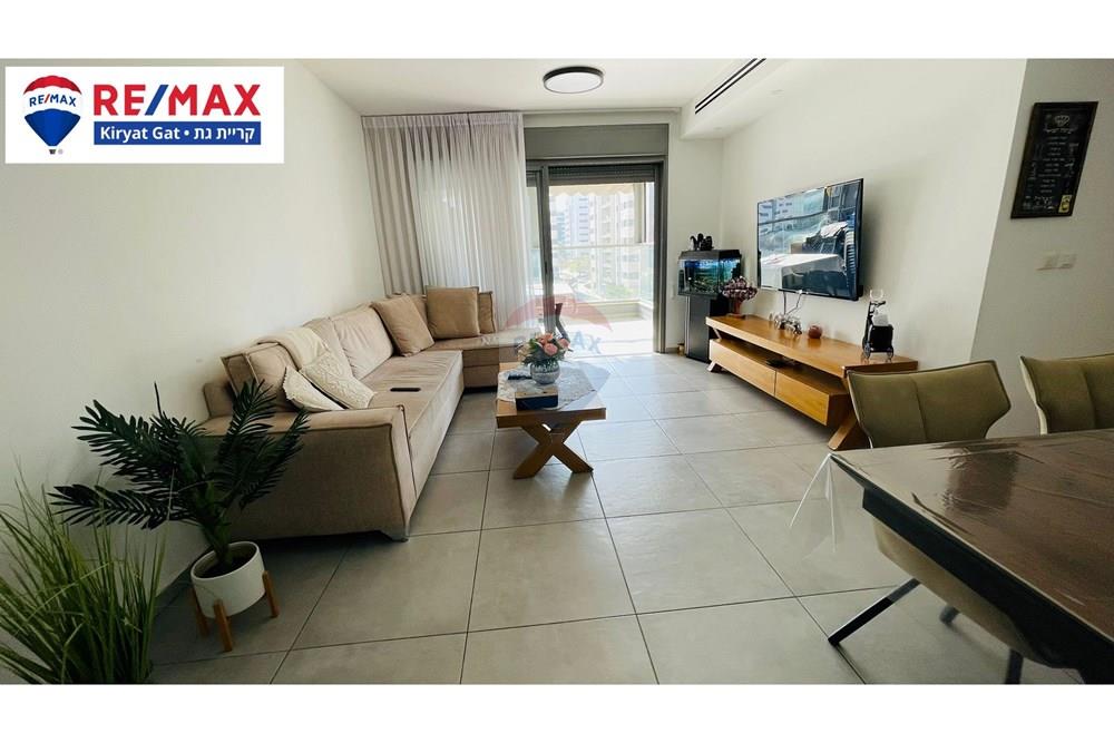 Apartment for Sale in קרית גת - Image 5
